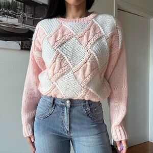 80s Soft and warm pink and white pastel knit sweater